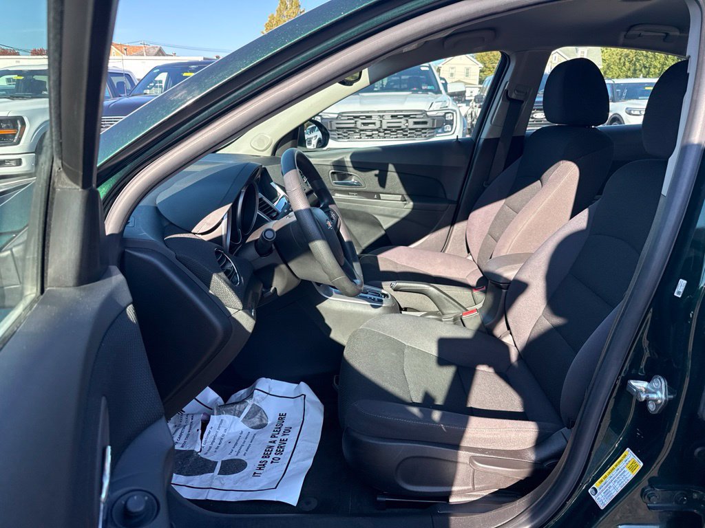 Used 2015 Chevrolet Cruze LT FWD image 10