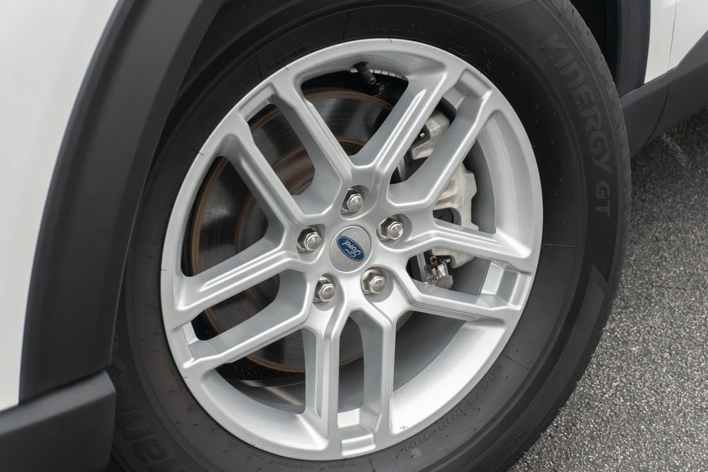 Used 2025 Ford Explorer Active w/ Active Comfort Package RWD image 2