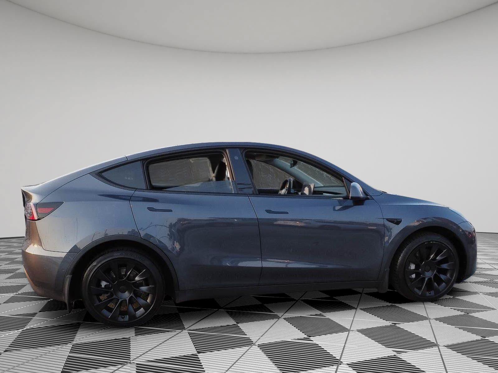 Used 2022 Tesla Model Y Long Range AWD/4WD image 8