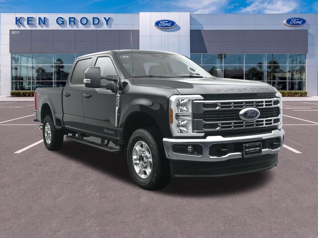New 2026 Ford F250 XLT w/ FX4 Off-Road Package