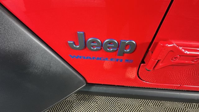 Used 2023 Jeep Wrangler Unlimited w/ Cold Weather Group AWD/4WD image 9