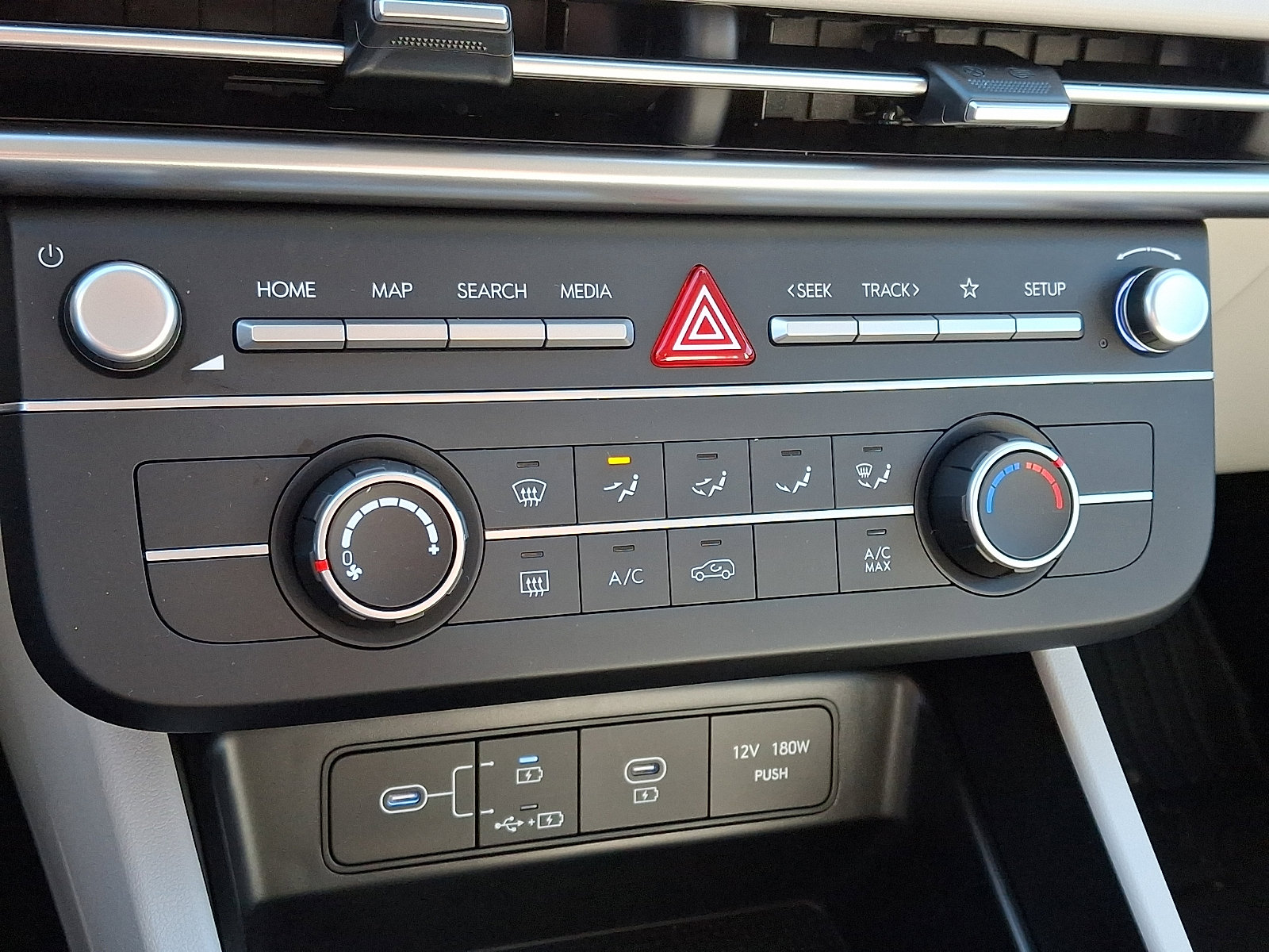 Certified 2025 Hyundai Tucson SE image 15