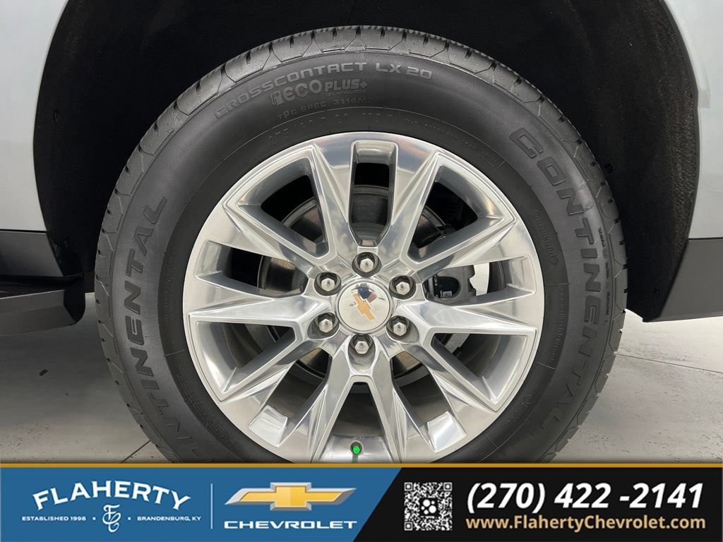 Used 2026 Chevrolet Suburban Premier AWD/4WD image 19