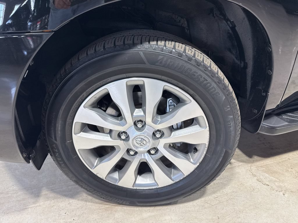 Used 2011 Toyota Sequoia Limited AWD/4WD image 2