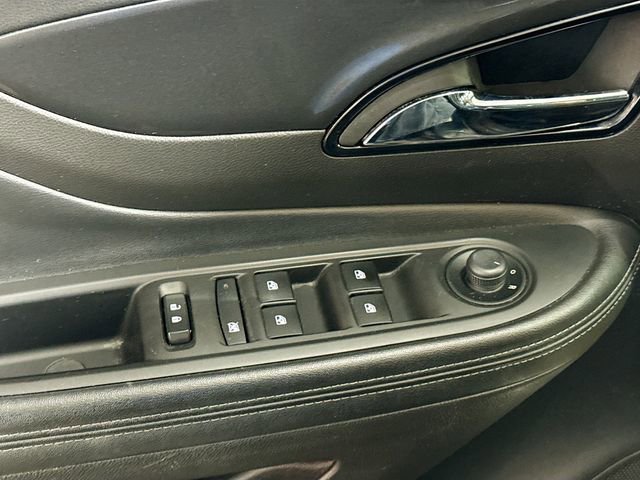 Used 2018 Buick Encore Sport Touring AWD/4WD image 19