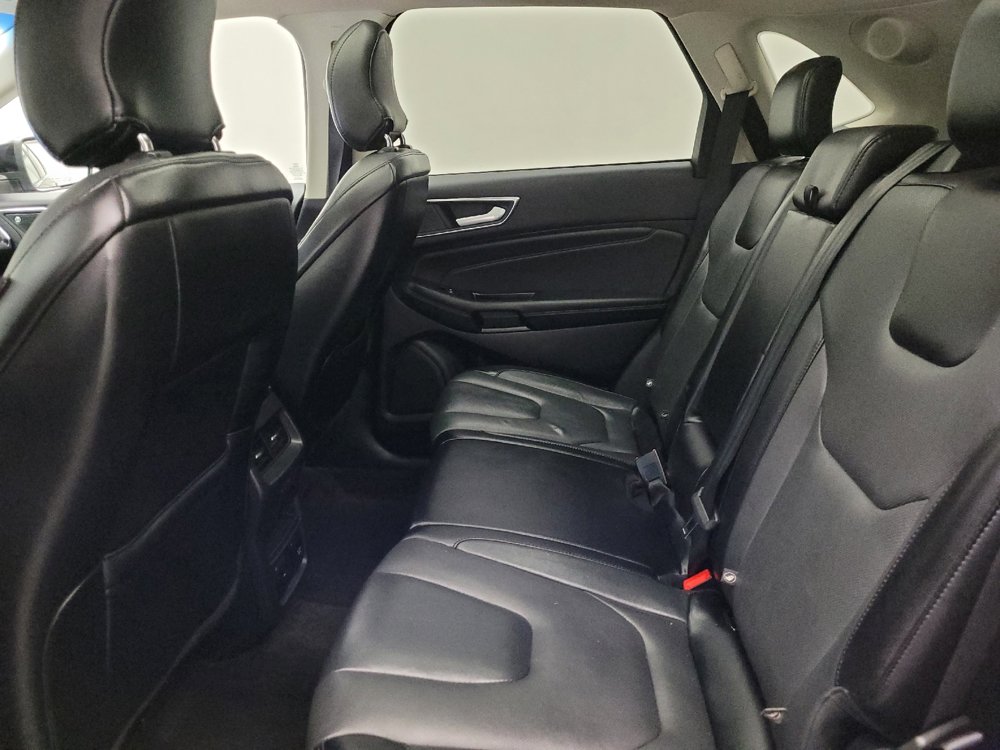 Used 2019 Ford Edge Titanium w/ Equipment Group 301A AWD/4WD image 18