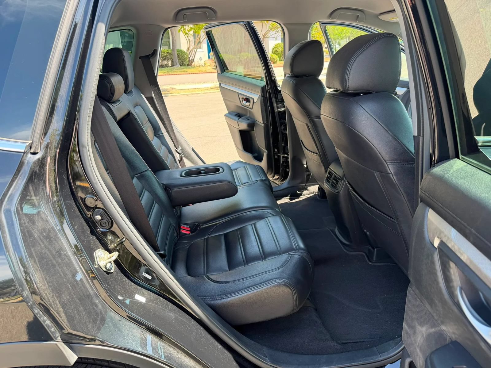 Used 2017 Honda CR-V LX image 12