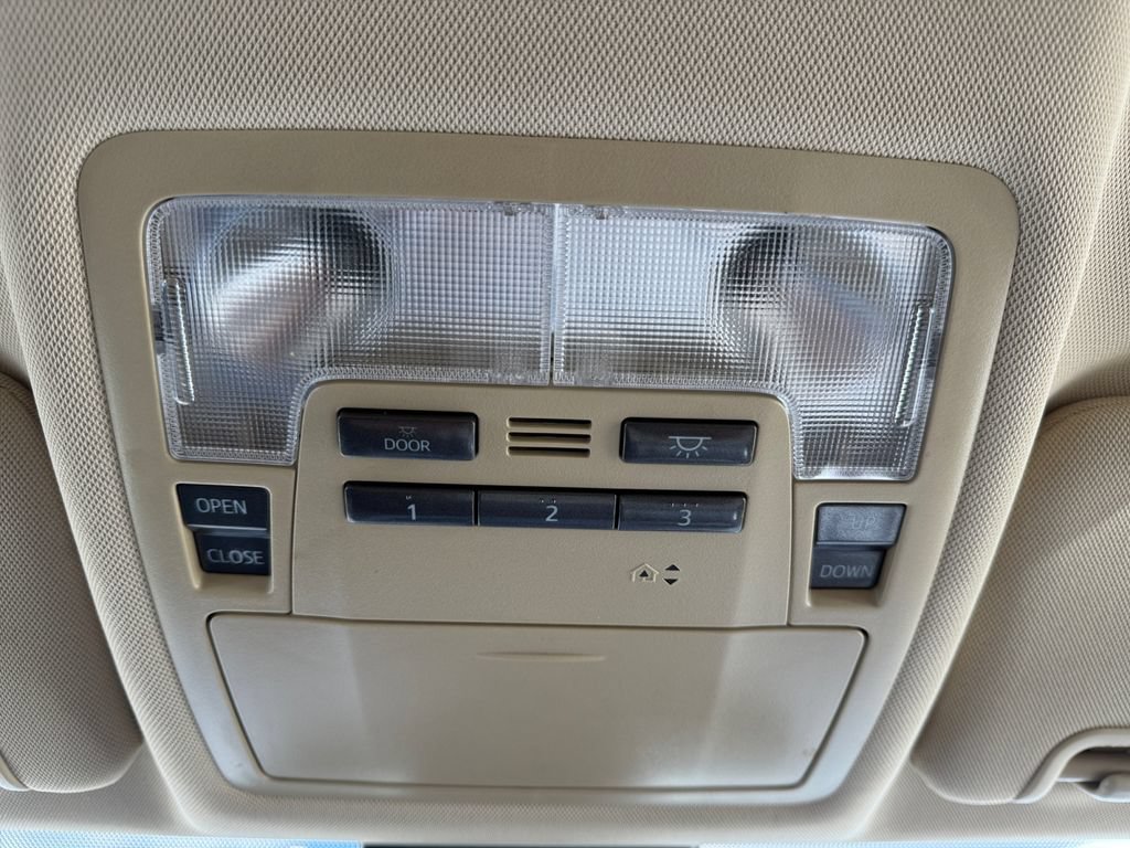 Used 2019 Toyota Highlander Limited AWD/4WD image 17