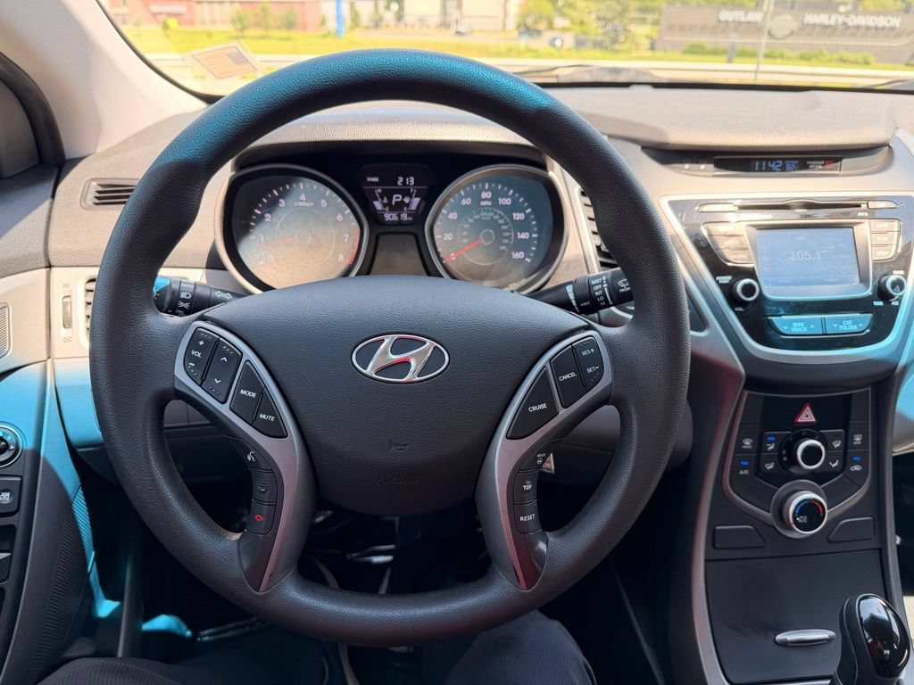 Used 2015 Hyundai Elantra SE w/ Option Group 02 FWD image 13