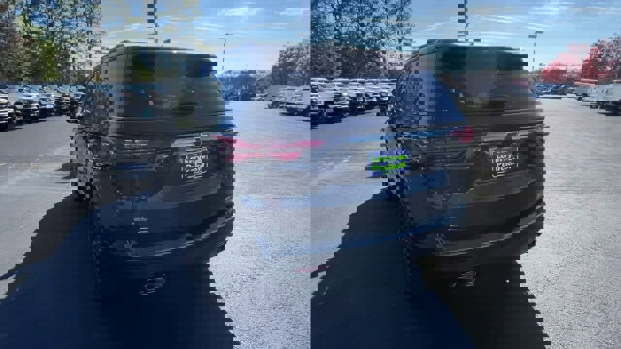 Used 2024 Chevrolet Traverse Premier w/ Redline Edition image 7