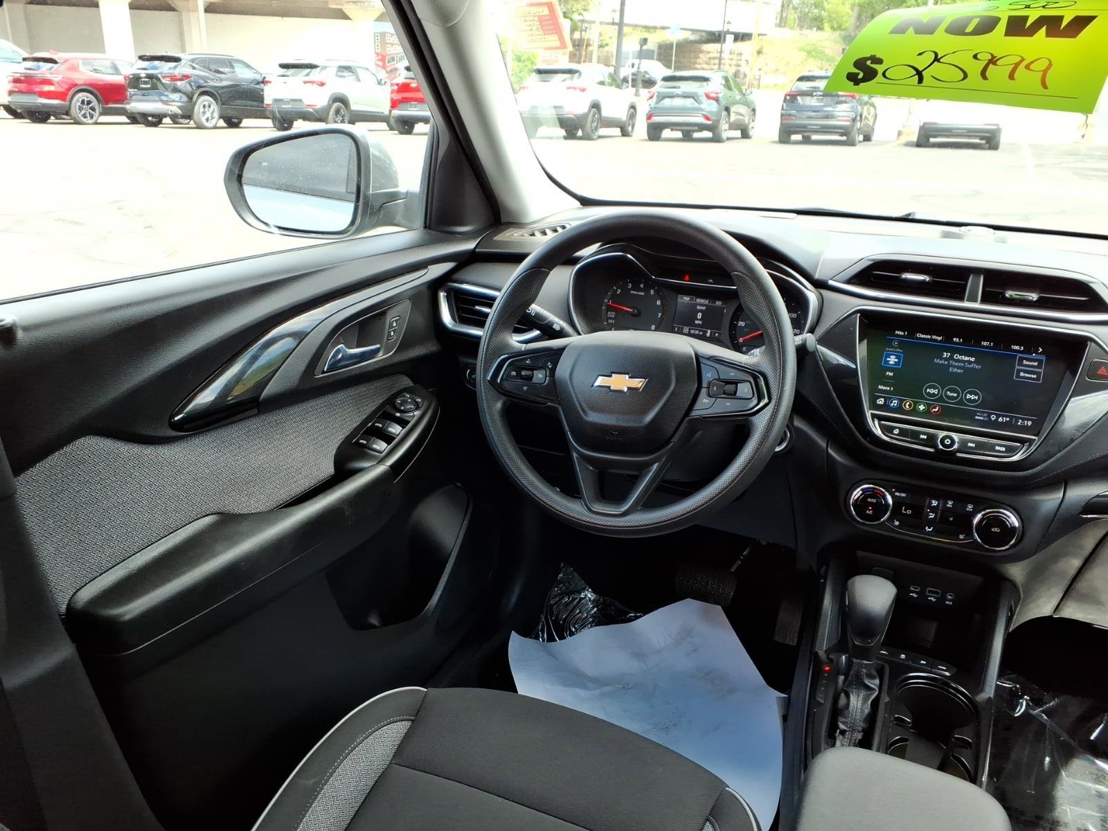 Used 2023 Chevrolet TrailBlazer LT w/ Convenience Package AWD/4WD image 14