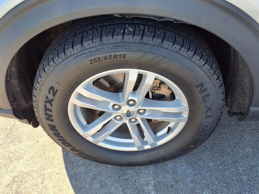 Used 2021 Ford Explorer XLT w/ Equipment Group 202A image 19