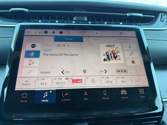 Used 2024 Jeep Grand Cherokee Limited image 19