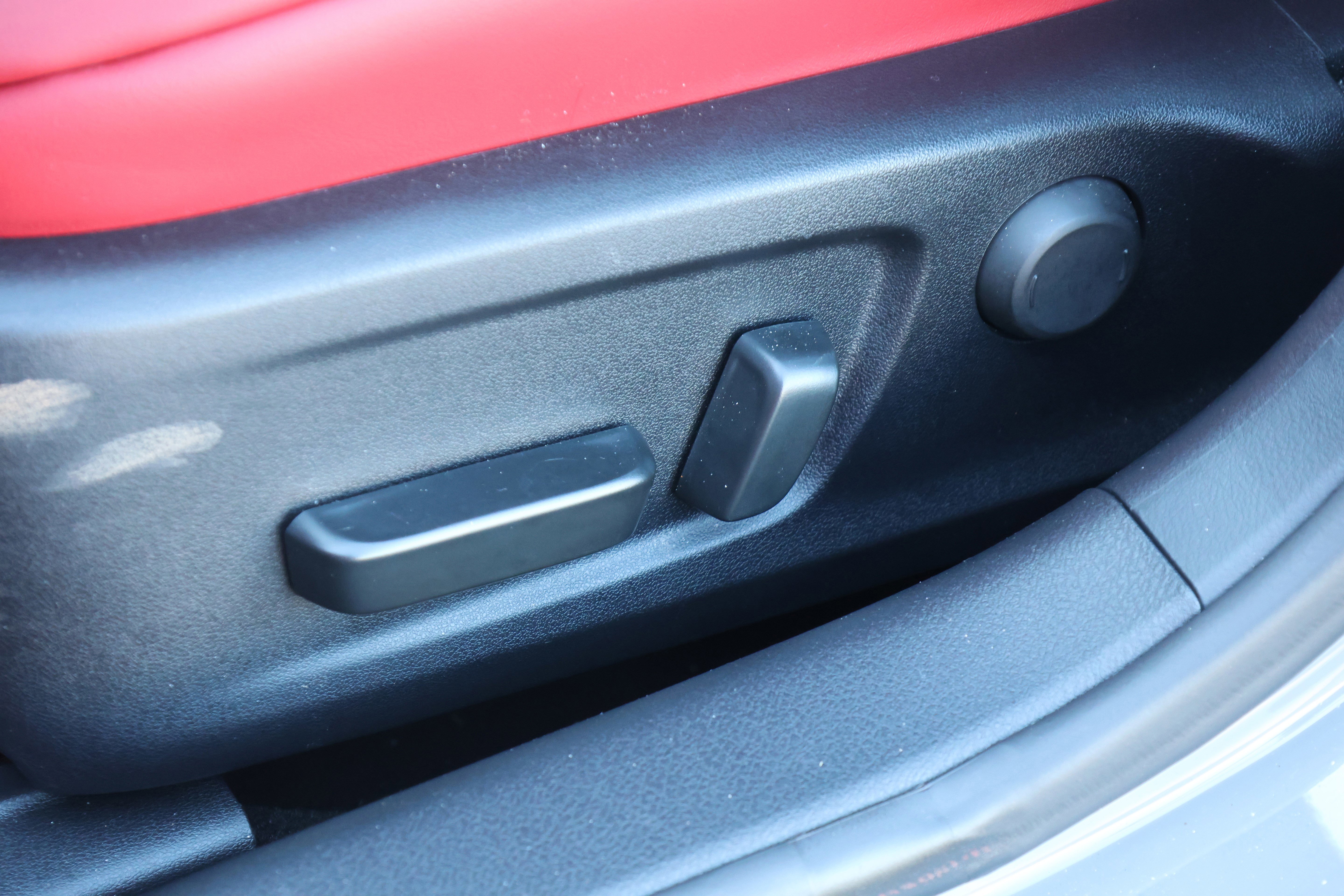 Used 2024 Lexus IS 500 image 34