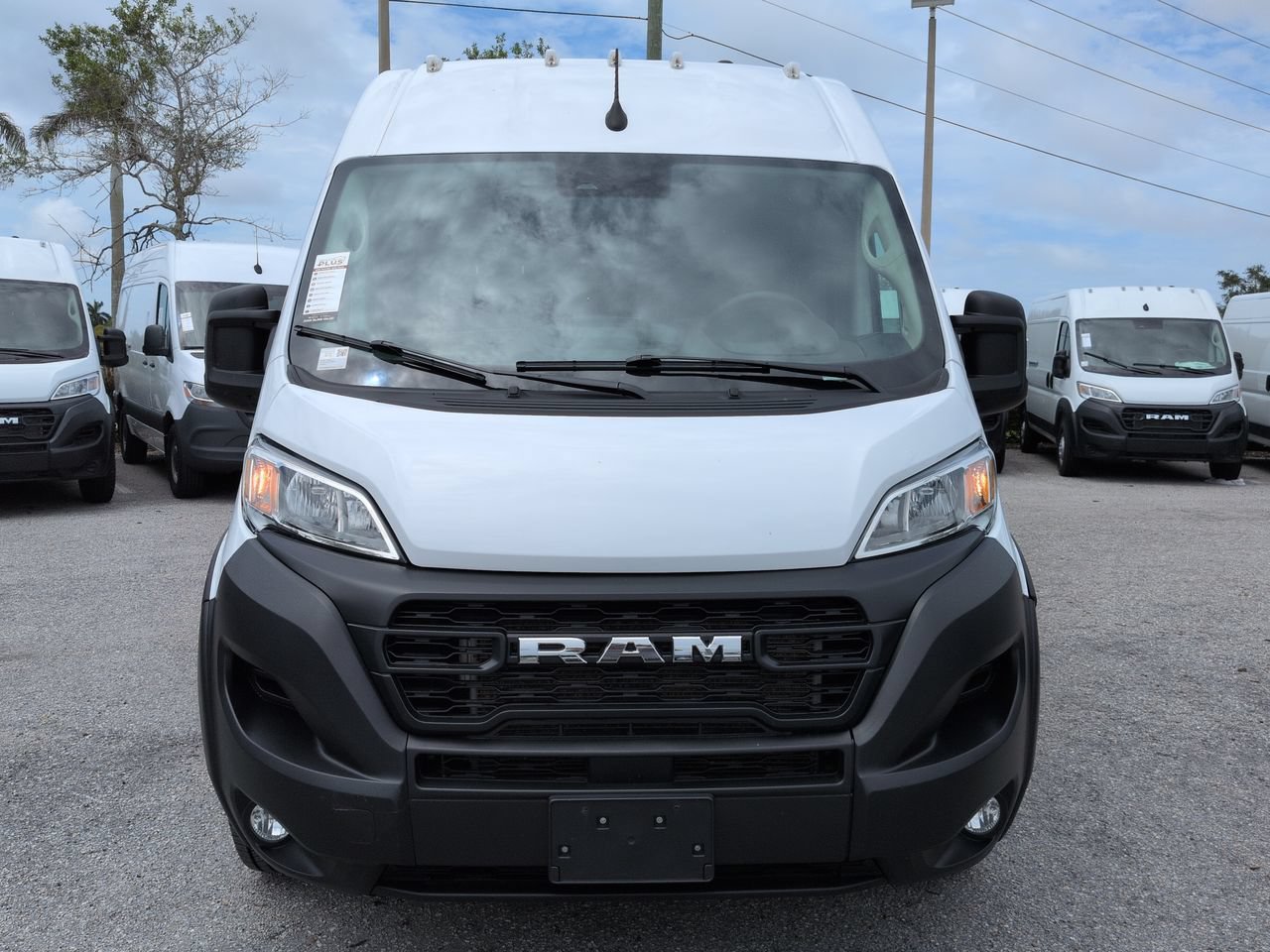Used 2025 RAM ProMaster 3500 w/ Convenience Group FWD image 3