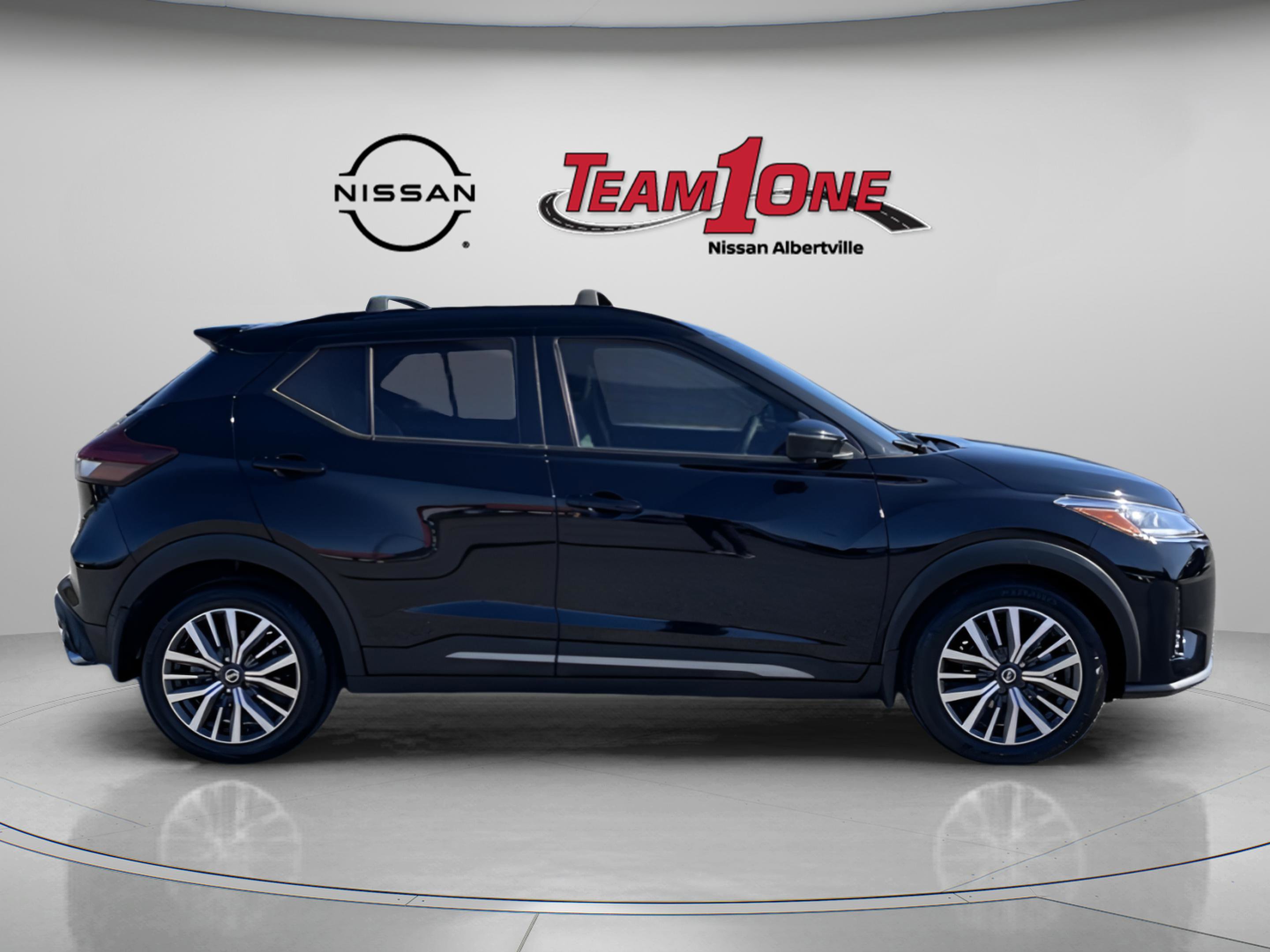 Used 2021 Nissan Kicks SR w/ SR Premium Package image 6