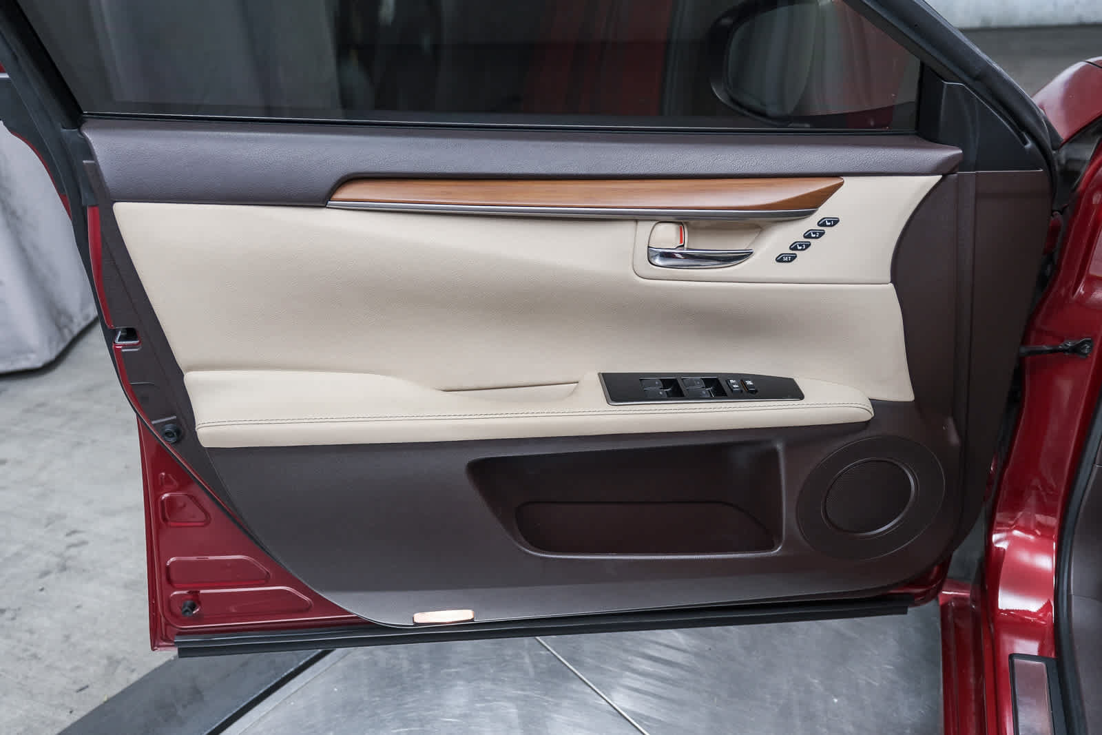 Used 2018 Lexus ES 300h w/ Navigation Package FWD image 27