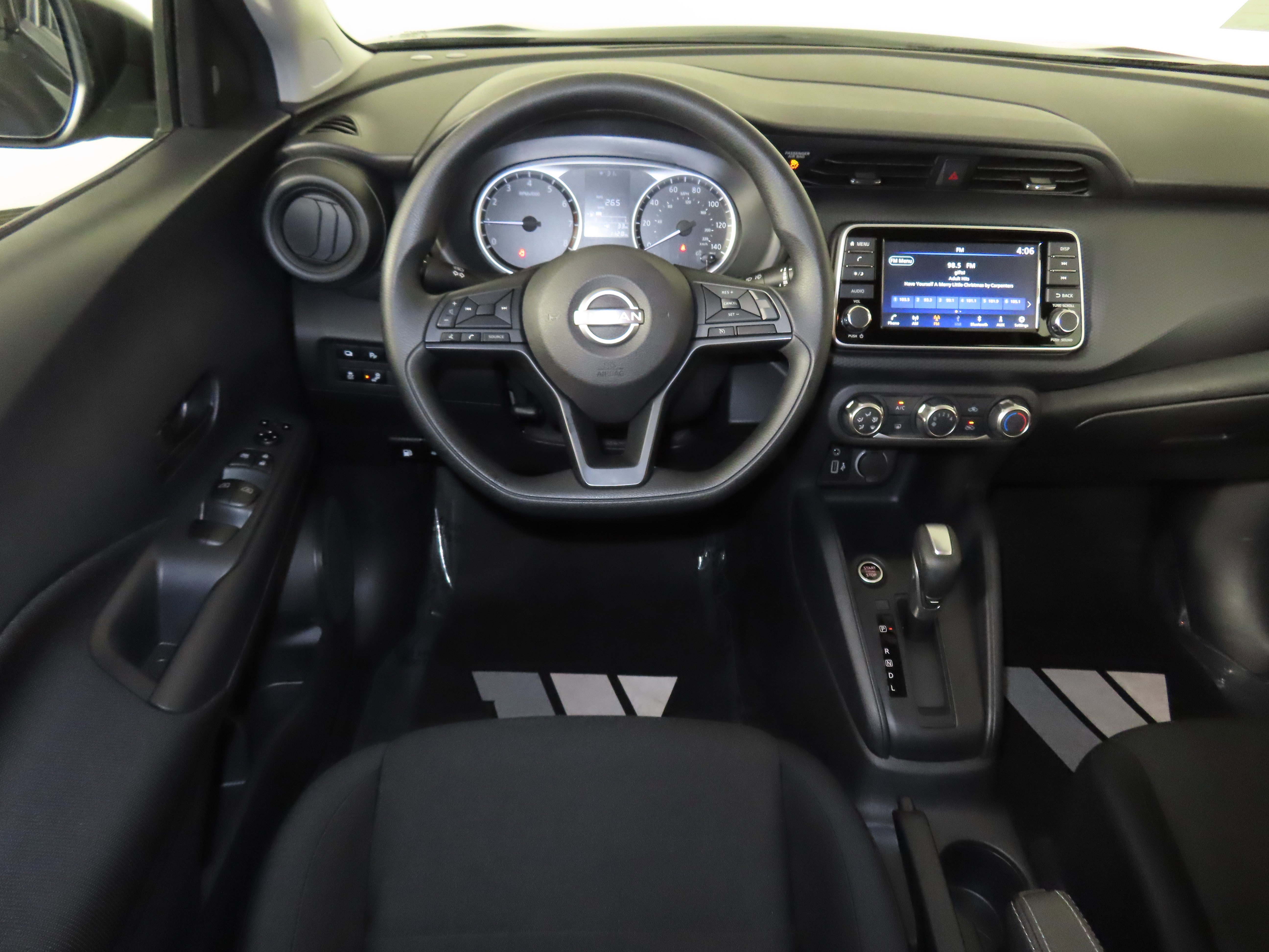 Certified 2025 Nissan Kicks Play S image 32