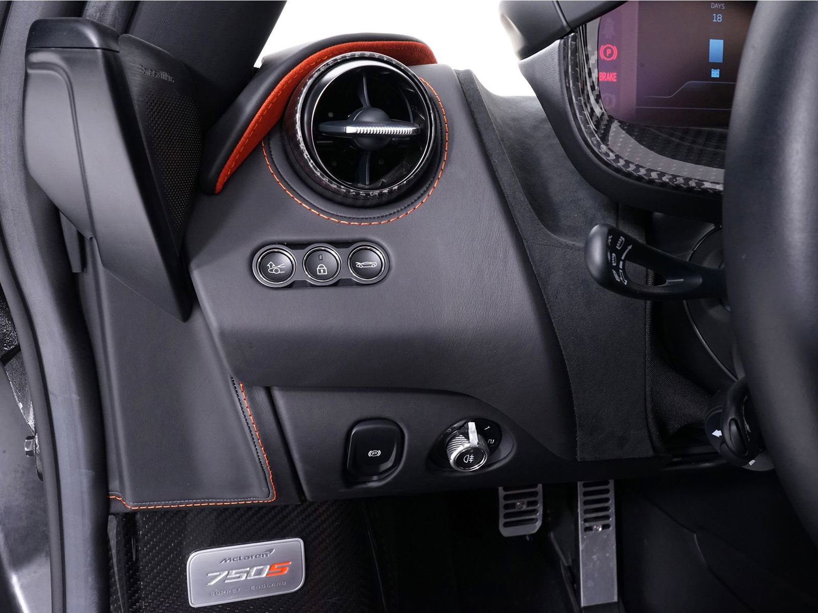 Used 2024 McLaren 750S Spider image 30