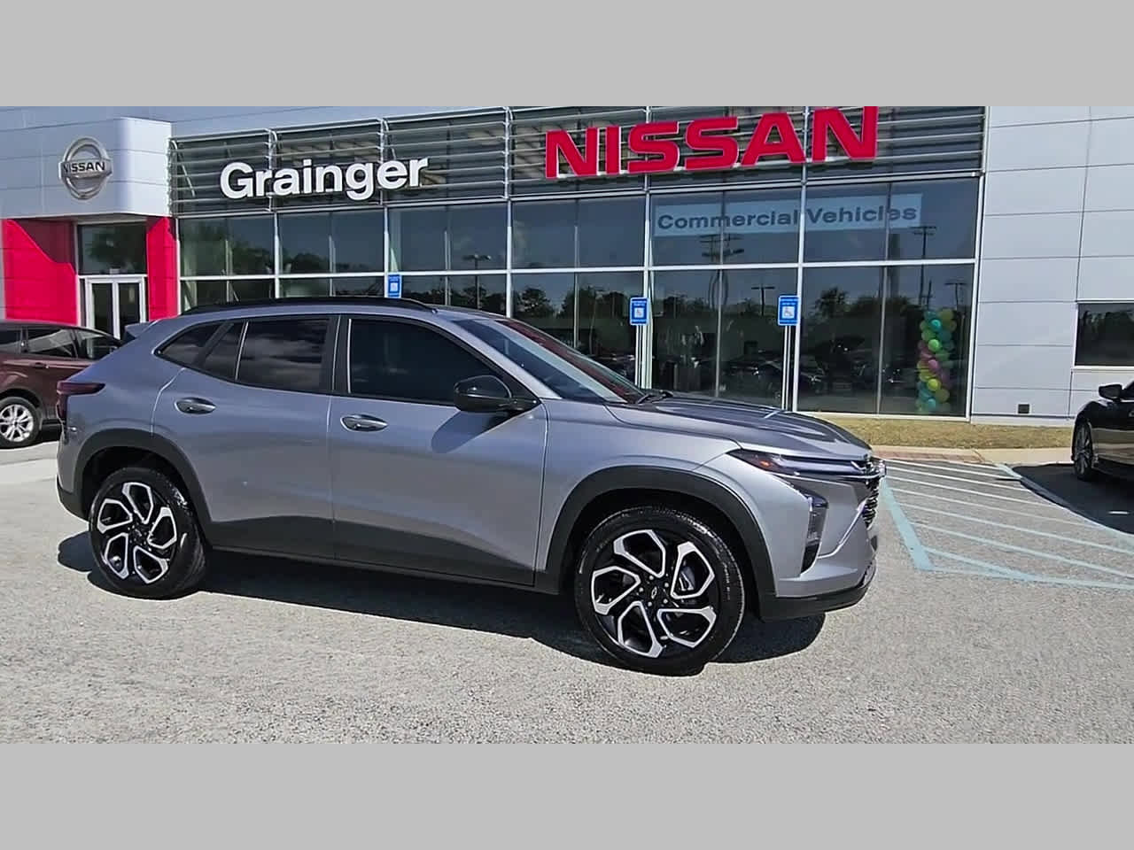Used 2025 Chevrolet Trax RS w/ Driver Confidence Package FWD image 36