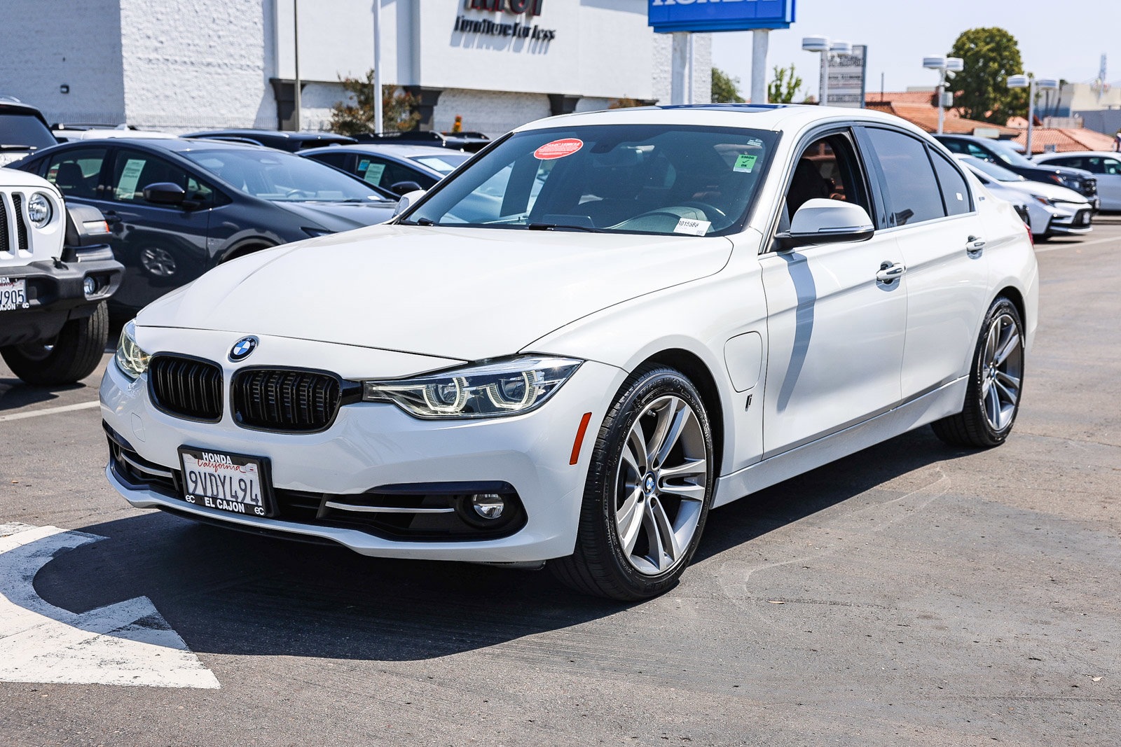 Used 2018 BMW 330e w/ Convenience Package RWD image 19