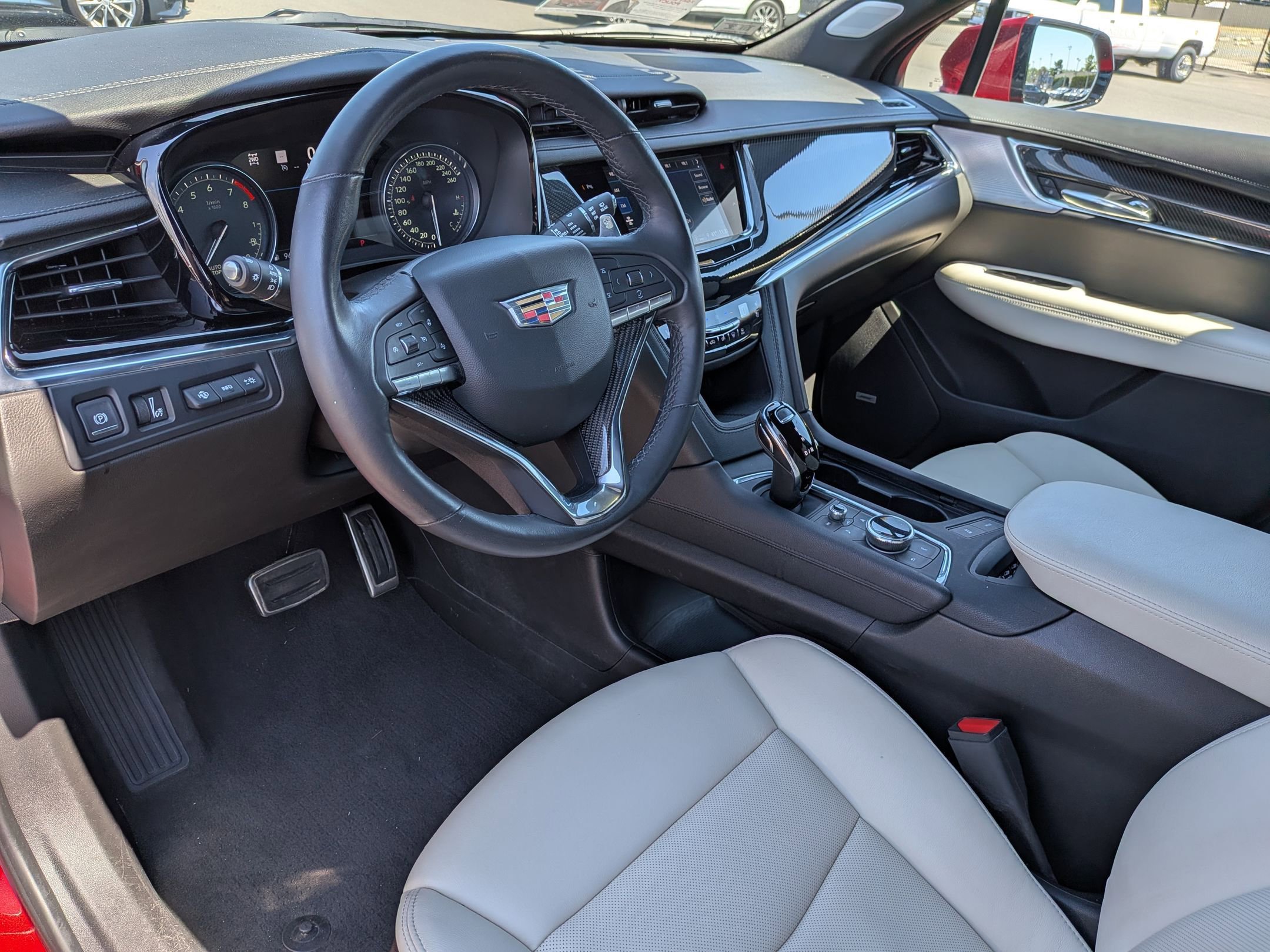 Certified 2023 Cadillac XT6 Sport w/ Technology Package AWD/4WD image 9