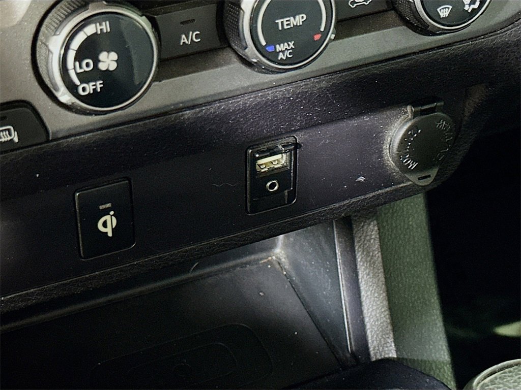 Used 2017 Toyota Tacoma TRD Sport w/ Tow Package image 29