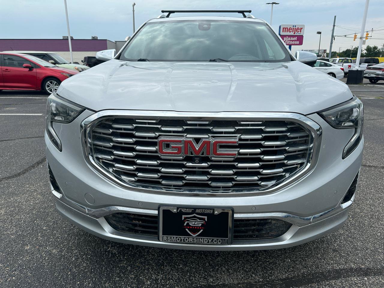 Used 2019 GMC Terrain Denali w/ LPO, 'HIT The Road' Package FWD image 4