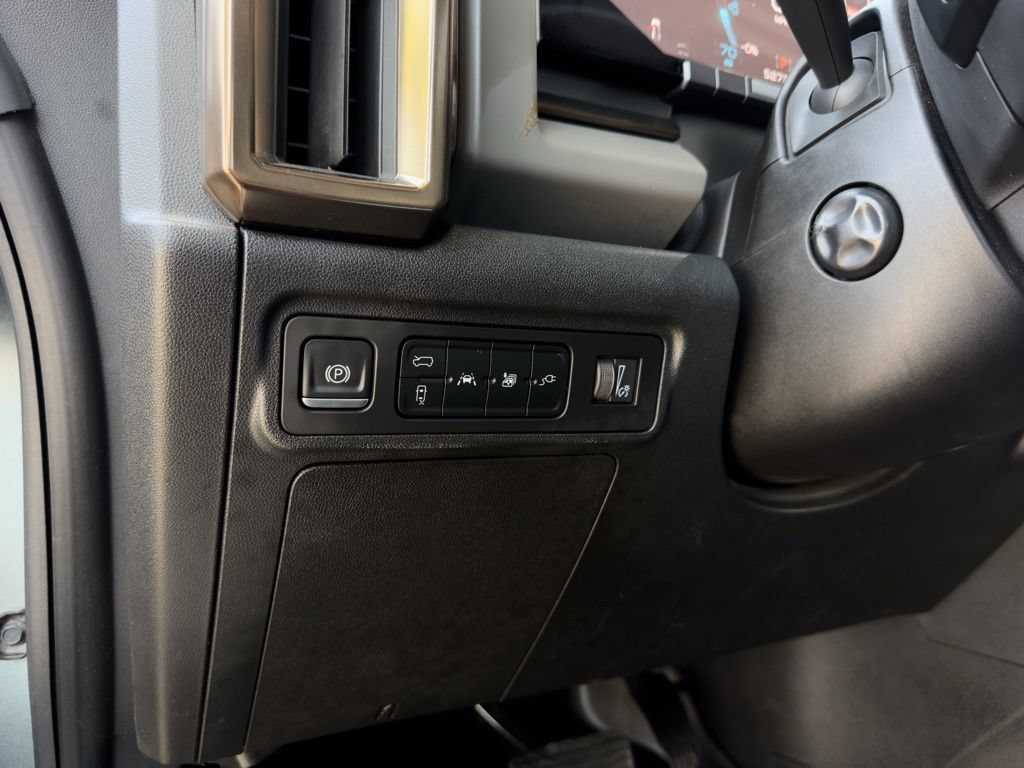 Used 2024 GMC Hummer EV 3X AWD/4WD image 16