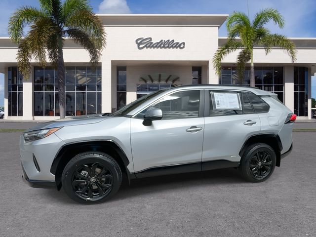 Used 2024 Toyota RAV4 SE image 7