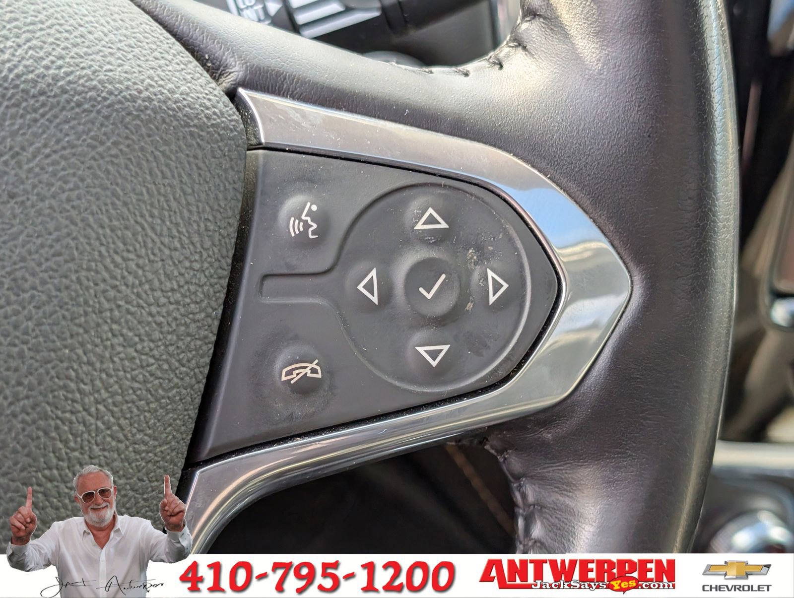 Used 2020 Chevrolet Traverse LT w/ LT Premium Package image 26