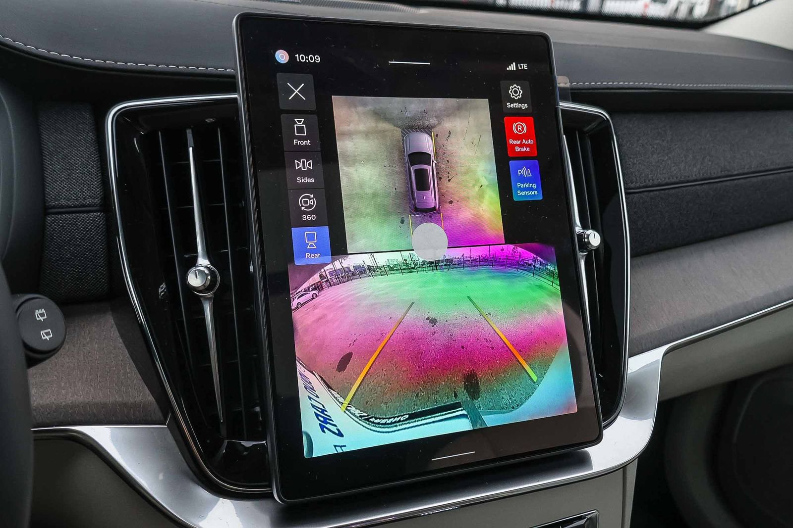 New 2026 Volvo XC90 T8 Ultra w/ Protection Package Premier image 36