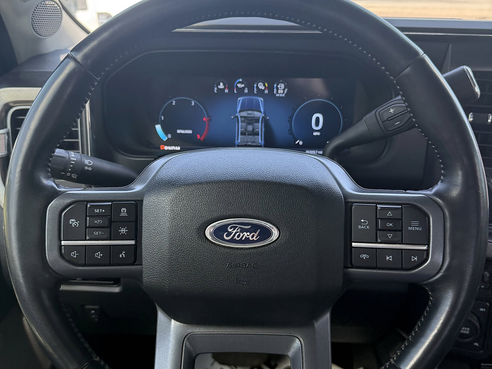 Used 2023 Ford F350 Lariat w/ Tow Technology Package image 12