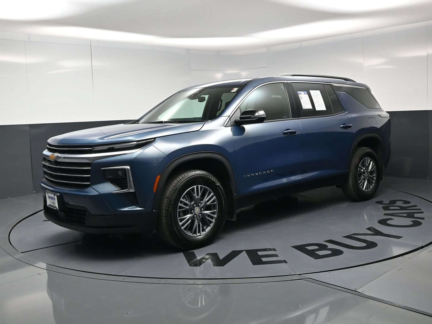 Used 2025 Chevrolet Traverse LT FWD image 11