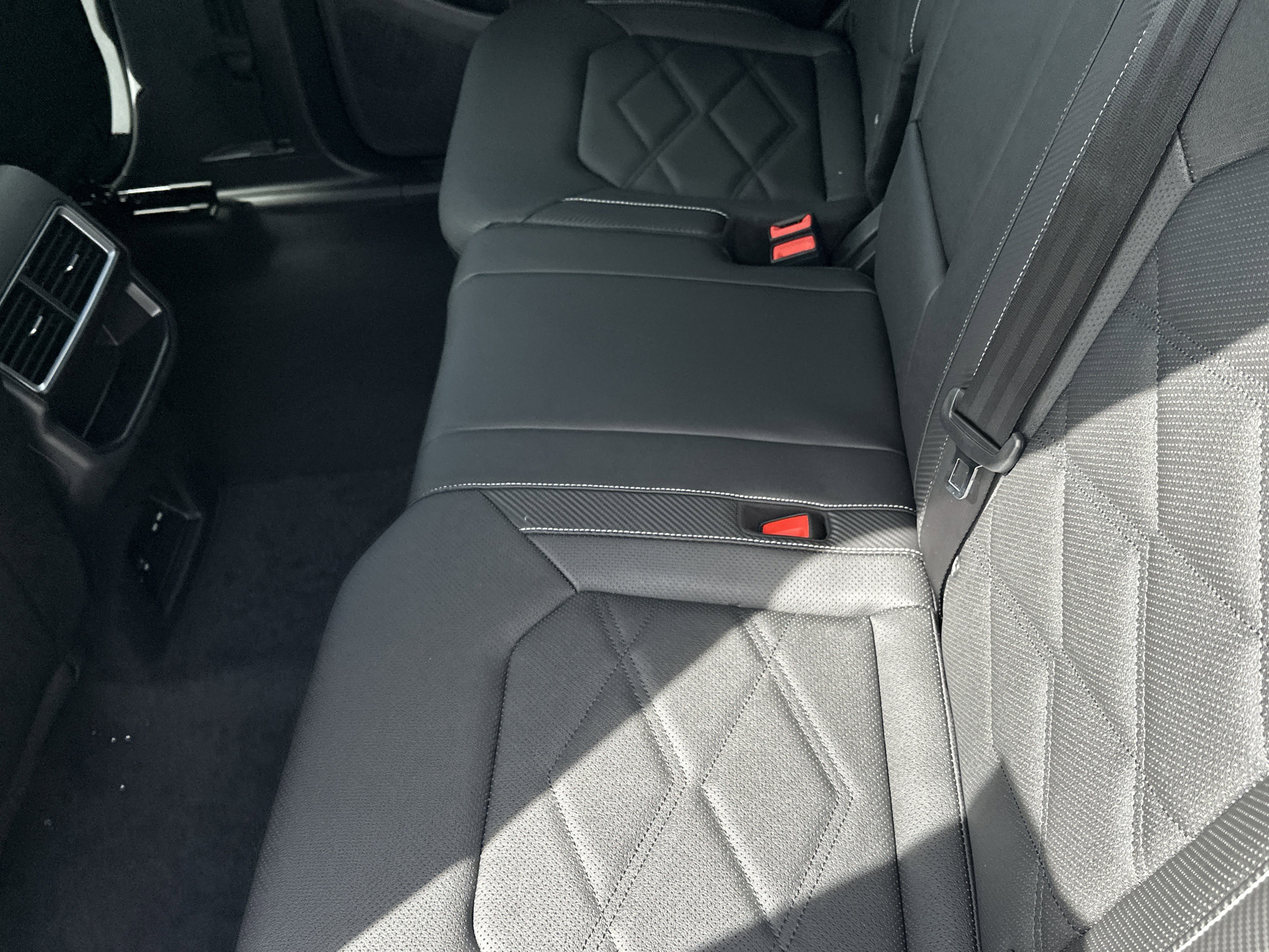 New 2026 Volkswagen Atlas Cross Sport SE image 13