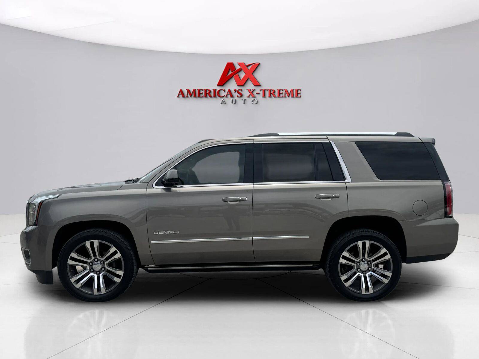 Used 2019 GMC Yukon Denali w/ Denali Ultimate Package AWD/4WD image 2