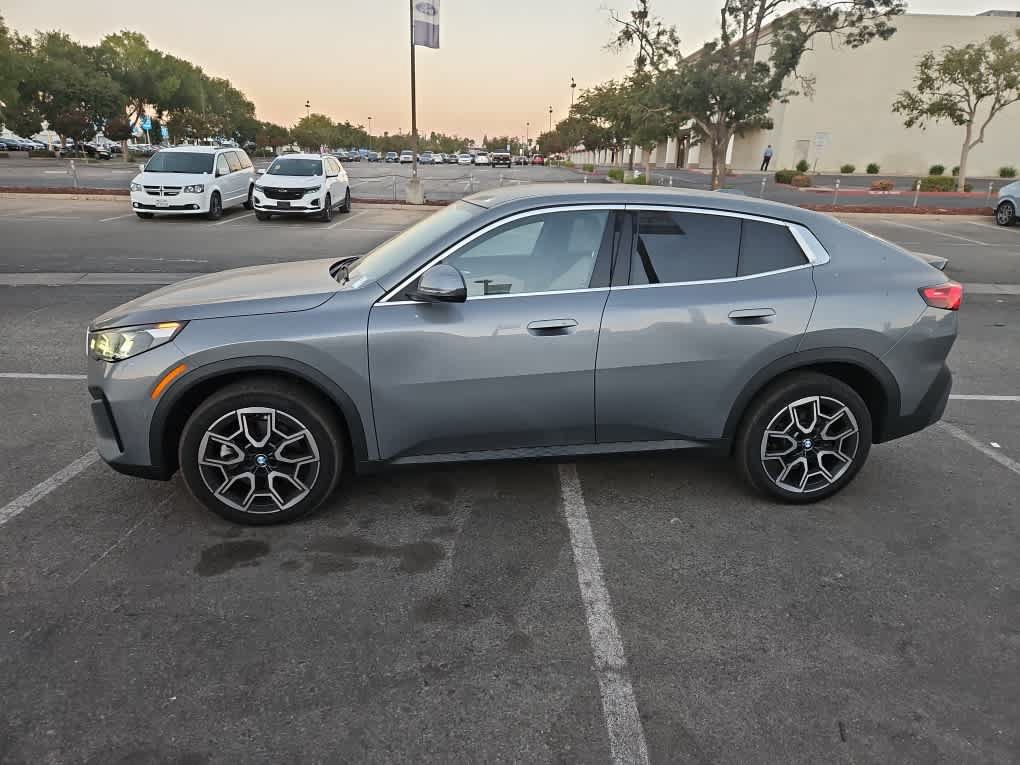 Used 2025 BMW X2 xDrive28i w/ Premium Package AWD/4WD image 4