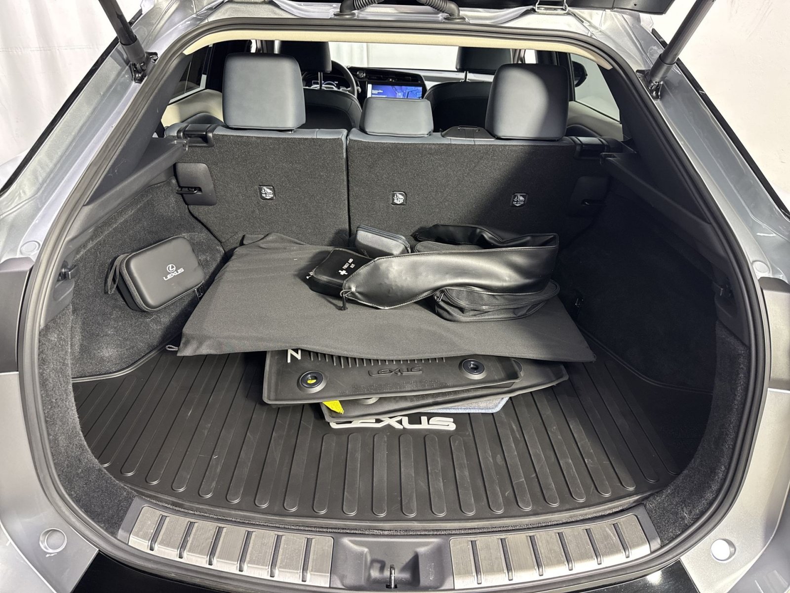 Used 2025 Lexus RZ 300e w/ Accessory Package (2T) FWD image 37