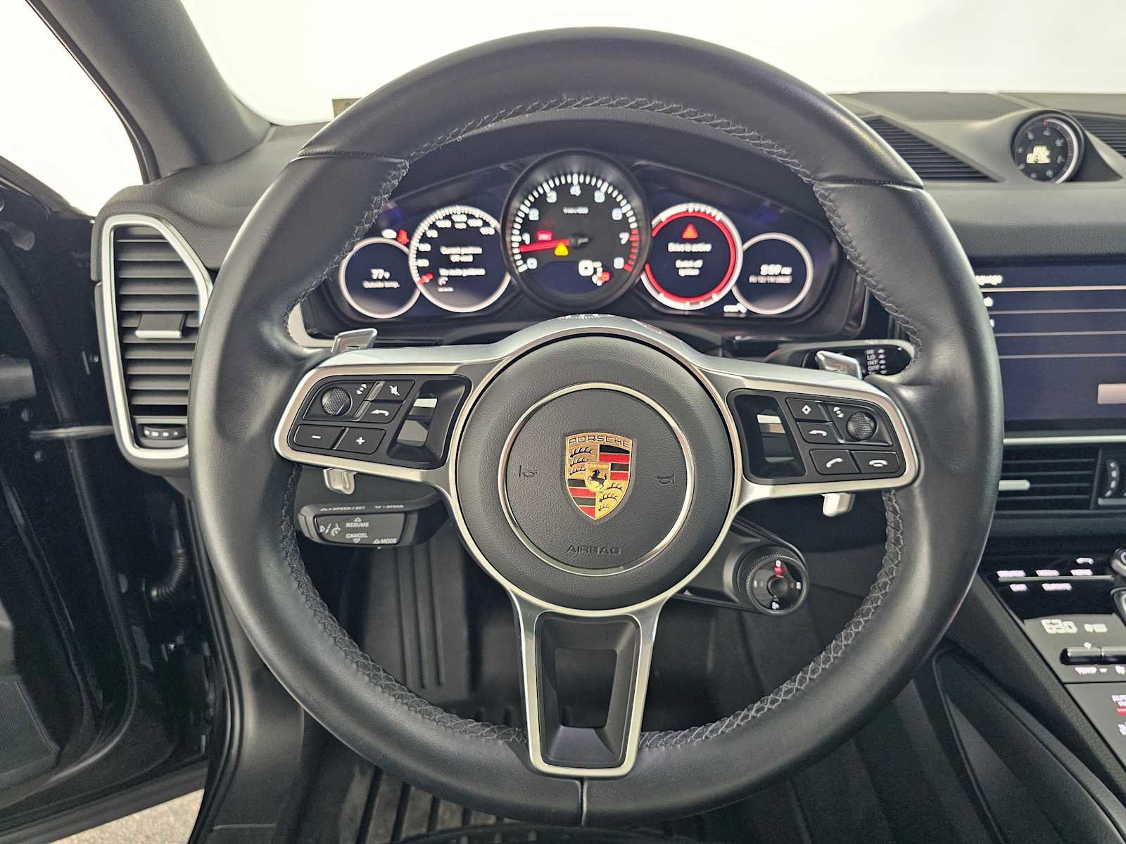 Used 2023 Porsche Cayenne Platinum Edition image 22