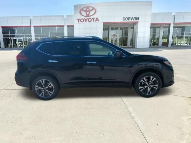 Used 2019 Nissan Rogue SV w/ Premium Package AWD/4WD image 2