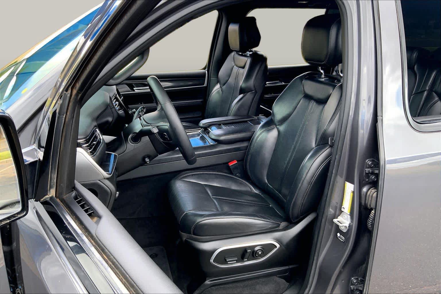 Used 2022 Jeep Wagoneer Series I RWD image 8