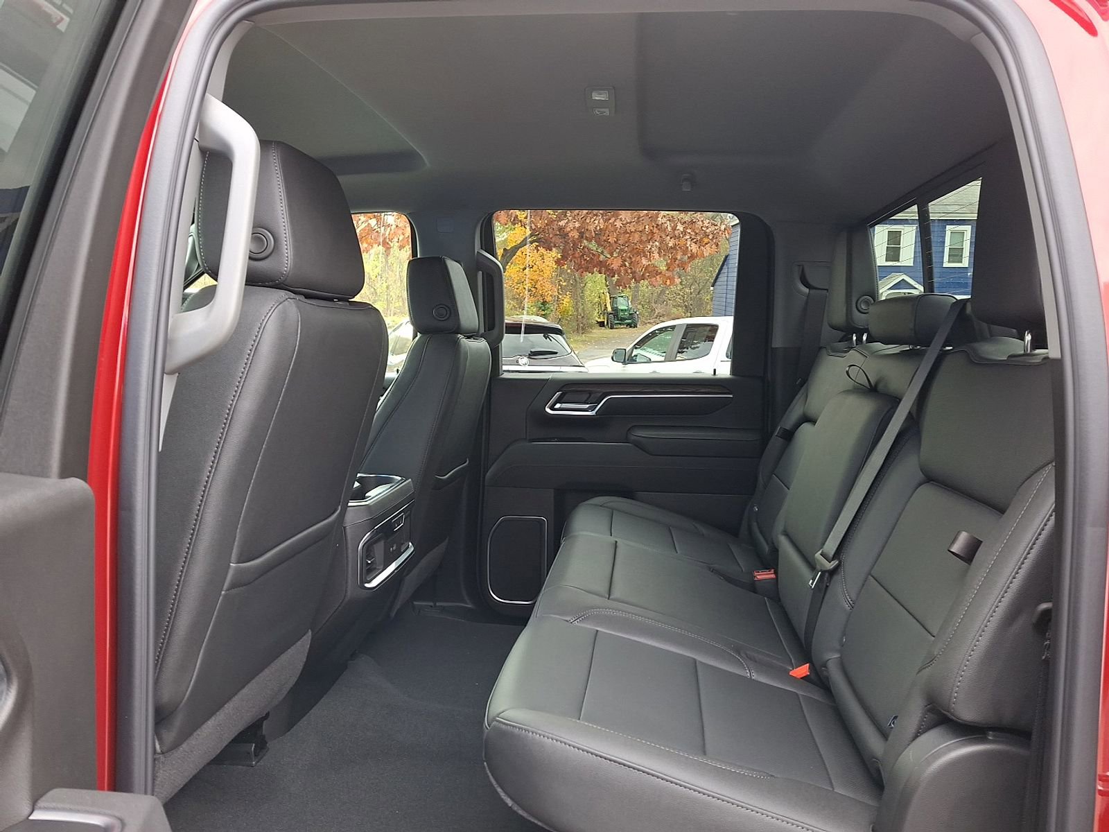 New 2026 GMC Sierra 2500 SLT w/ SLT Premium Package image 10