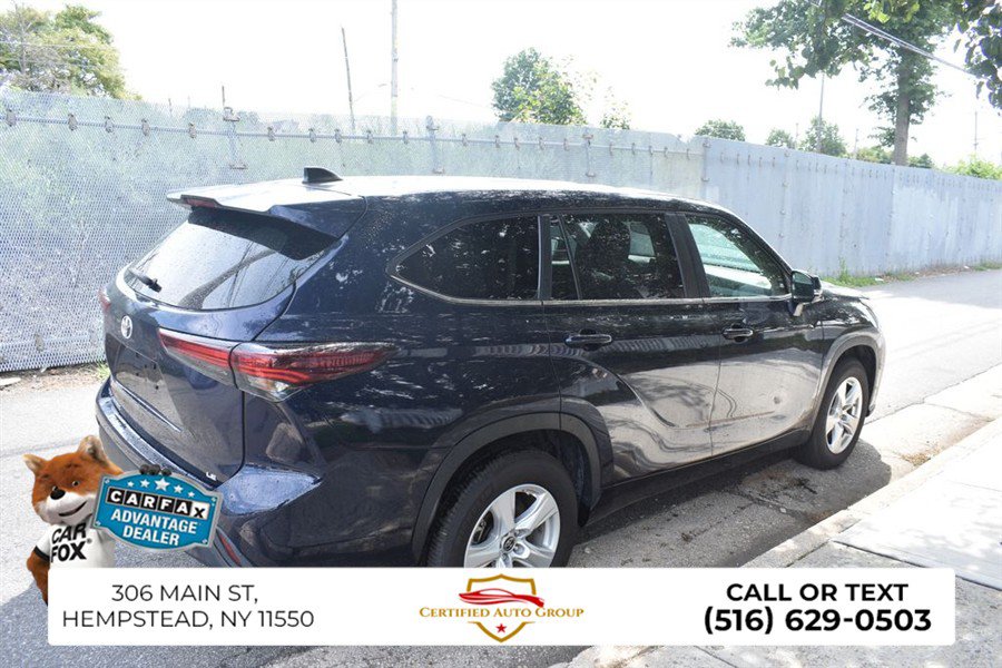 Used 2025 Toyota Highlander LE FWD image 5
