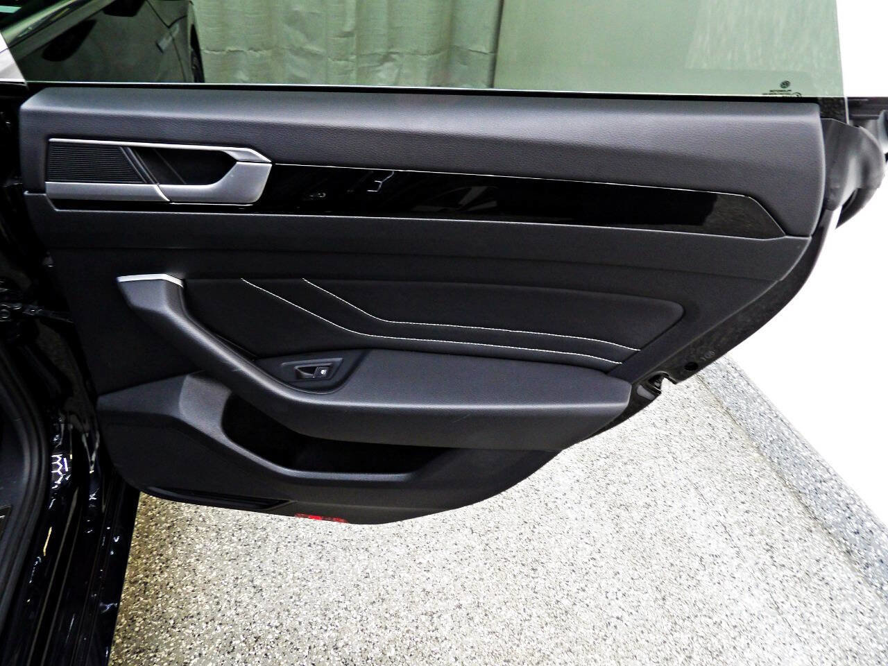 Used 2021 Volkswagen Arteon SE w/ Luggage Net & Mats Package FWD image 12