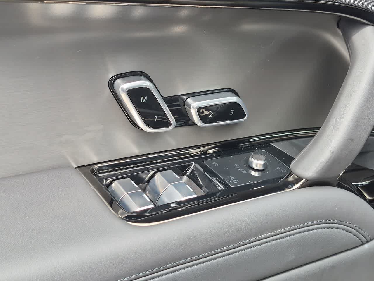 New 2026 Land Rover Range Rover Sport SE AWD/4WD image 18