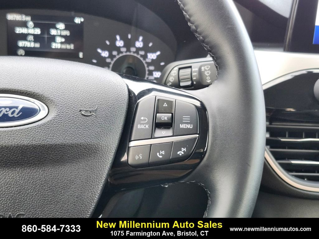 Used 2022 Ford Escape SE w/ Cold Weather Package image 27