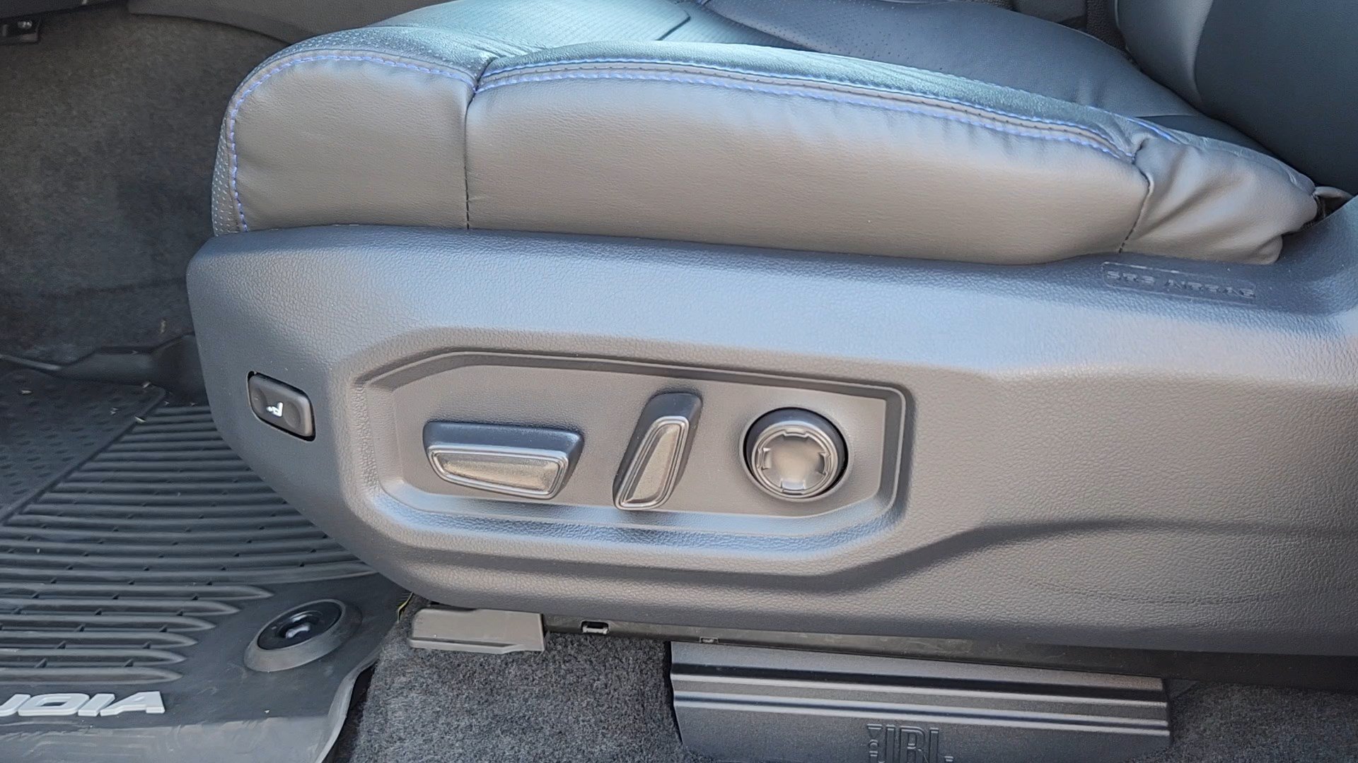 Used 2025 Toyota Sequoia Platinum w/ TRD Off-Road Package AWD/4WD image 8