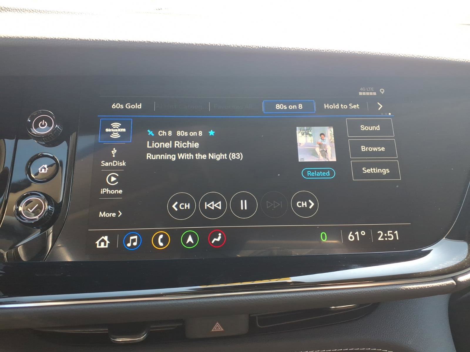 Certified 2023 Buick Envision Avenir image 31