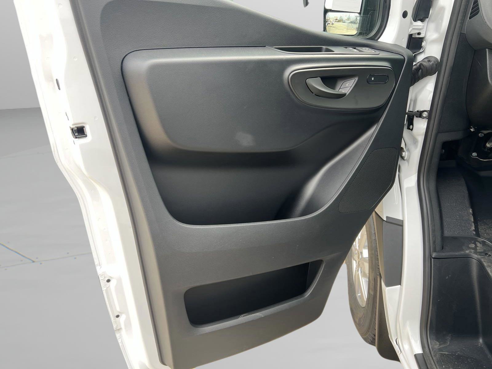 Used 2024 Mercedes-Benz Sprinter 2500 image 19