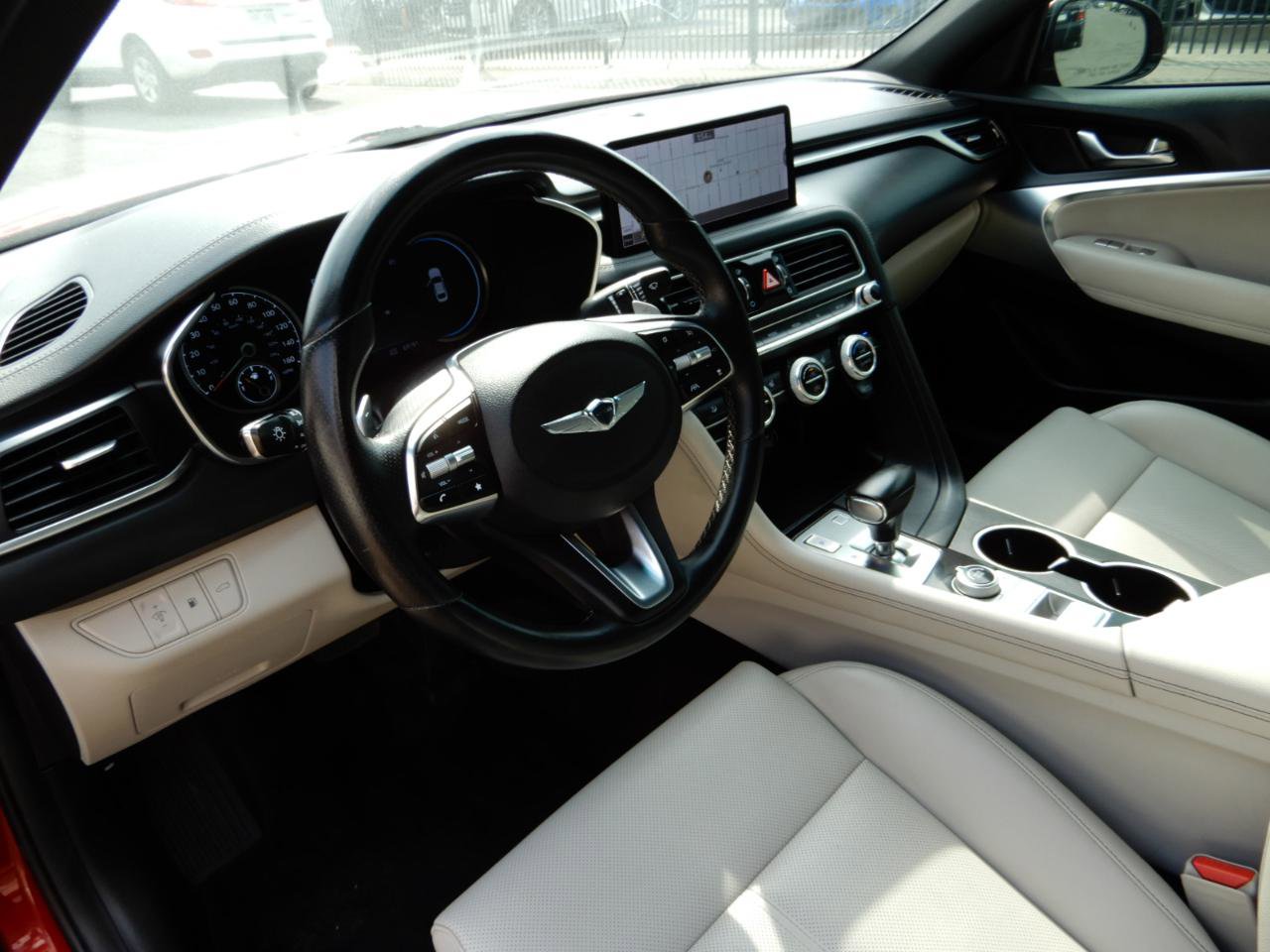 Used 2022 Genesis G70 2.0T image 11